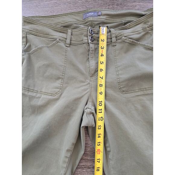 Torrid Olive Green Stretch Capri Pants Women’s Plus Size 20 Utility Crop Comfort - Picture 6 of 8